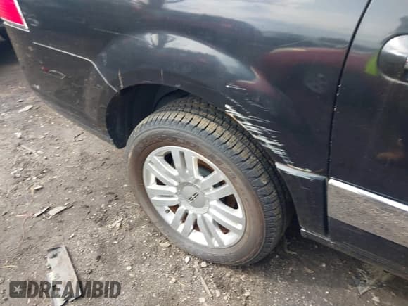 ✅ 2014 Lincoln Navigator • VIN: 5LMJJ3J56EEL04885 • Lot: 42051762. Listed on IAAI with 162,851 mi. Free auction sales archive from the USA and detailed vehicle history report at DreamBid. Image 6.