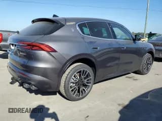 ✅ 2023 Maserati Grecale GT • VIN: ZN682AVA5P7429560 • Lot: 69001313. Wystawiony na Copart z przebiegiem 13 mil. Bezpłatny archiwum sprzedaży aukcyjnych z USA i szczegółowy raport historii pojazdu na DreamBid. Zdjęcie 3.
