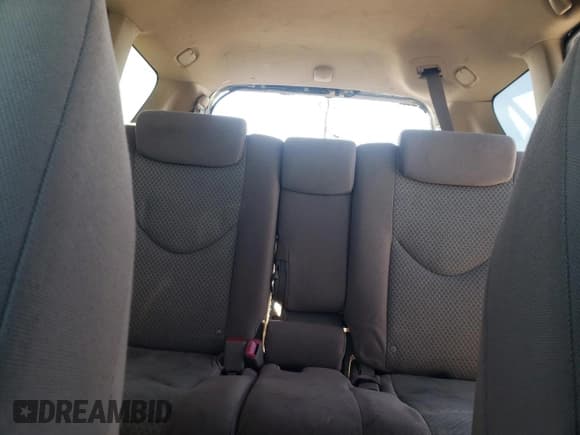 ✅ 2007 Toyota RAV4 • VIN: JTMBD35V175076083 • Lot: 92801215. Wystawiony na Copart z przebiegiem 103 365 mil. Bezpłatny archiwum sprzedaży aukcyjnych z USA i szczegółowy raport historii pojazdu na DreamBid. Zdjęcie 10.