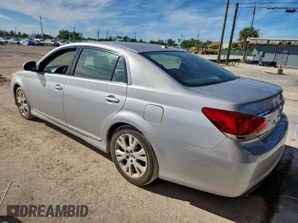 ✅ 2012 Toyota Avalon • VIN: 4T1BK3DB9CU454479 • Lot: 97107235. Wystawiony na Copart z przebiegiem 105 255 mil. Bezpłatny archiwum sprzedaży aukcyjnych z USA i szczegółowy raport historii pojazdu na DreamBid. Zdjęcie 2.
