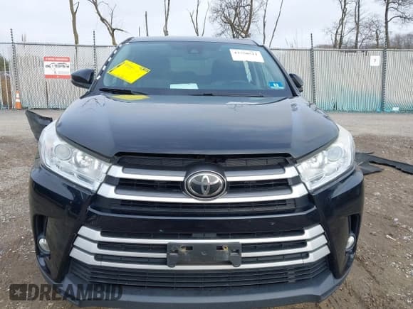 ✅ 2017 Toyota Highlander XLE • VIN: 5TDJZRFH5HS518416 • Lot: 43750511. Wystawiony na IAAI z przebiegiem 179 341 mil. Bezpłatny archiwum sprzedaży aukcyjnych z USA i szczegółowy raport historii pojazdu na DreamBid. Zdjęcie 12.