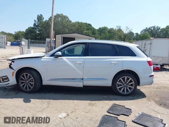 ✅ 2018 Audi Q7 Premium Plus • VIN: WA1LAAF72JD009307 • Лот: 43188384. Опубликован ранее на IAAI с пробегом 79 494 миль. Бесплатный доступ к архиву аукционных продаж из США и подробный отчёт об истории автомобиля на DreamBid. Изображение 13.