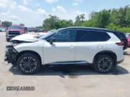 ✅ 2024 Nissan Rogue Platinum • VIN: JN8BT3DD0RW252182 • Lot: 42528928. Listed on IAAI with 22,607 mi. Free auction sales archive from the USA and detailed vehicle history report at DreamBid. Image 15.