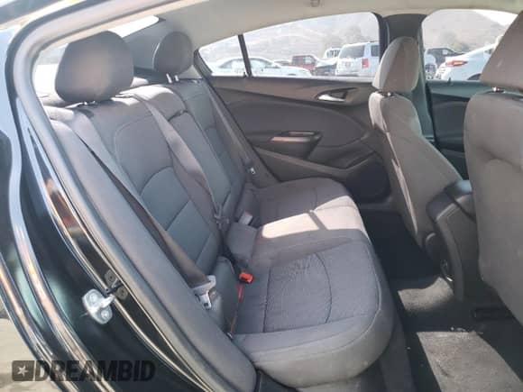 ✅ 2019 Chevrolet Cruze LT • VIN: 1G1BE5SM1K7145591 • Лот: 64606262. Размещён на Copart с пробегом 76 167 миль миль. Получите бесплатный доступ к архиву аукционных продаж из США и посмотрите подробный отчёт об истории автомобиля на DreamBid. Изображение 6.