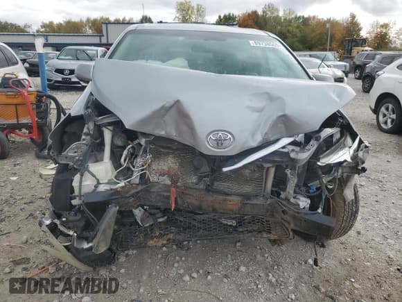 ✅ 2011 Toyota Sienna XLE • VIN: 5TDDK3DC2BS021790 • Лот: 89738505. Опубликован ранее на Copart с пробегом 271 209 миль. Бесплатный доступ к архиву аукционных продаж из США и подробный отчёт об истории автомобиля на DreamBid. Изображение 5.