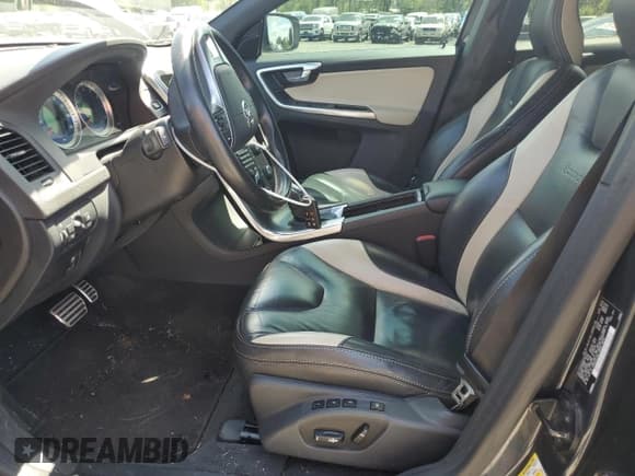 ✅ 2013 Volvo XC60 T6 • VIN: YV4902DZ6D2377757 • Лот: 57625765. Опубликован ранее на Copart с пробегом 63 957 миль. Бесплатный доступ к архиву аукционных продаж из США и подробный отчёт об истории автомобиля на DreamBid. Изображение 7.