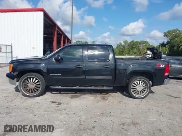 ✅ 2011 GMC Sierra 1500 SLT • VIN: 3GTP2WE37BG123629 • Лот: 42327267. Опубликован ранее на IAAI с пробегом Не указан. Бесплатный доступ к архиву аукционных продаж из США и подробный отчёт об истории автомобиля на DreamBid. Изображение 14.