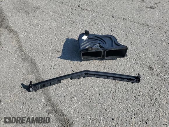 ✅ 2012 Mercedes-Benz E 550 • VIN: WDDKK7DF2CF151732 • Лот: 91558005. Опубликован ранее на Copart с пробегом 76 099 миль. Бесплатный доступ к архиву аукционных продаж из США и подробный отчёт об истории автомобиля на DreamBid. Изображение 12.