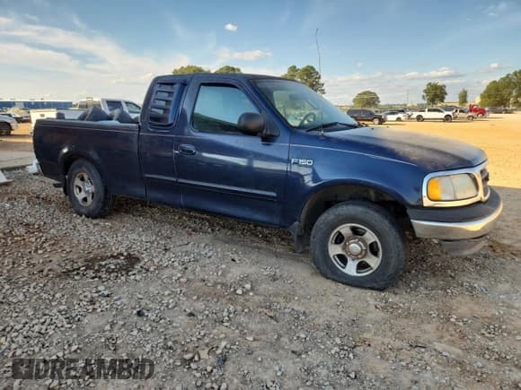 ✅ 2003 Ford F-150 XL • VIN: 2FTRX17253CA06180 • Lot: 86239945. Listed on Copart with 270,720 mi. Free auction sales archive from the USA and detailed vehicle history report at DreamBid. Image 4.
