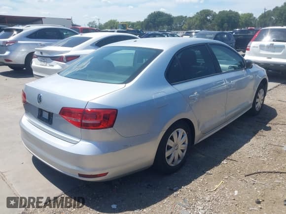 ✅ 2015 Volkswagen Jetta S • VIN: 3VW1K7AJ9FM271799 • Lot: 43016120. Wystawiony na IAAI z przebiegiem 154 999 mil. Bezpłatny archiwum sprzedaży aukcyjnych z USA i szczegółowy raport historii pojazdu na DreamBid. Zdjęcie 4.