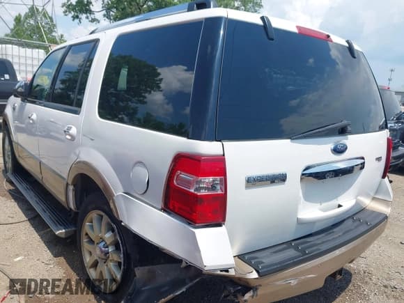 ✅ 2013 Ford Expedition XLT • VIN: 1FMJU1H55DEF66318 • Lot: 42590406. Listed on IAAI with 283,940 mi. Free auction sales archive from the USA and detailed vehicle history report at DreamBid. Image 3.