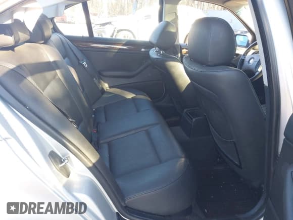 ✅ 2003 BMW 3 Series 325i • VIN: WBAEV33423KL82741 • Lot: 41334657. Listed on IAAI with 98,369 mi. Free auction sales archive from the USA and detailed vehicle history report at DreamBid. Image 8.