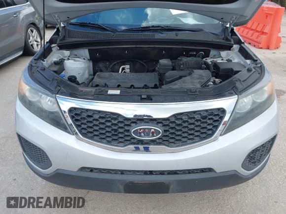 ✅ 2011 Kia Sorento LX • VIN: 5XYKT3A13BG148648 • Lot: 42599939. Listed on IAAI with 86,317 mi. Free auction sales archive from the USA and detailed vehicle history report at DreamBid. Image 10.