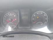 ✅ 2017 Toyota Tacoma SR • VIN: 5TFSX5EN8HX050735 • Lot: 42156396. Wystawiony na IAAI z przebiegiem 258 227 mil. Bezpłatny archiwum sprzedaży aukcyjnych z USA i szczegółowy raport historii pojazdu na DreamBid. Zdjęcie 7.