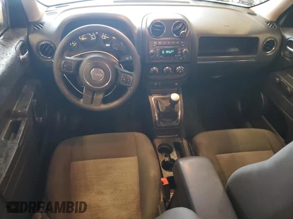 ✅ 2016 Jeep Patriot Sport SE • VIN: 1C4NJPBA0GD603454 • Lot: 84424484. Listed on Copart with 131,900 mi. Free auction sales archive from the USA and detailed vehicle history report at DreamBid. Image 8.