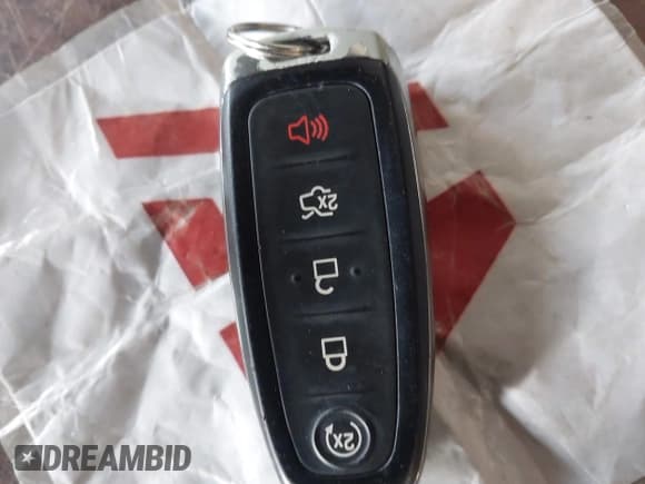 ✅ 2019 Ford Escape SE • VIN: 1FMCU9GD4KUC48001 • Lot: 43860214. Wystawiony na IAAI z przebiegiem 244 371 mil. Bezpłatny archiwum sprzedaży aukcyjnych z USA i szczegółowy raport historii pojazdu na DreamBid. Zdjęcie 11.