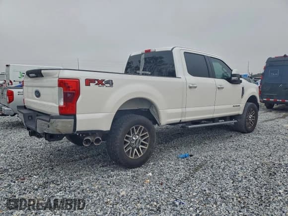✅ 2017 Ford F-250 Lariat • VIN: 1FT7W2BTXHEC40610 • Lot: 95947835. Wystawiony na Copart z przebiegiem 208 897 mil. Bezpłatny archiwum sprzedaży aukcyjnych z USA i szczegółowy raport historii pojazdu na DreamBid. Zdjęcie 3.