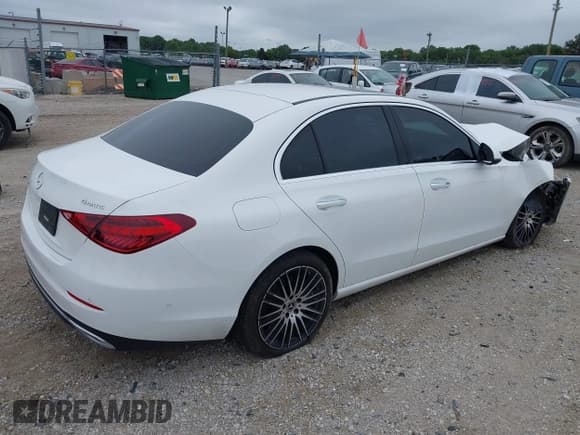 ✅ 2024 Mercedes-Benz C 300 • VIN: W1KAF4HB7RR206303 • Лот: 42759661. Опубликован ранее на IAAI с пробегом 15 594 миль. Бесплатный доступ к архиву аукционных продаж из США и подробный отчёт об истории автомобиля на DreamBid. Изображение 4.