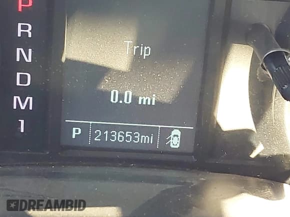 ✅ 2015 GMC Sierra 2500HD • VIN: 1GT11XEG8FF573573 • Lot: 43579173. Listed on IAAI with 213,653 mi. Free auction sales archive from the USA and detailed vehicle history report at DreamBid. Image 16.