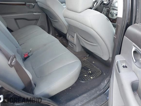 ✅ 2012 Hyundai Santa Fe GLS • VIN: 5XYZGDAB1CG100634 • Lot: 43607374. Listed on IAAI with 178,389 mi. Free auction sales archive from the USA and detailed vehicle history report at DreamBid. Image 8.