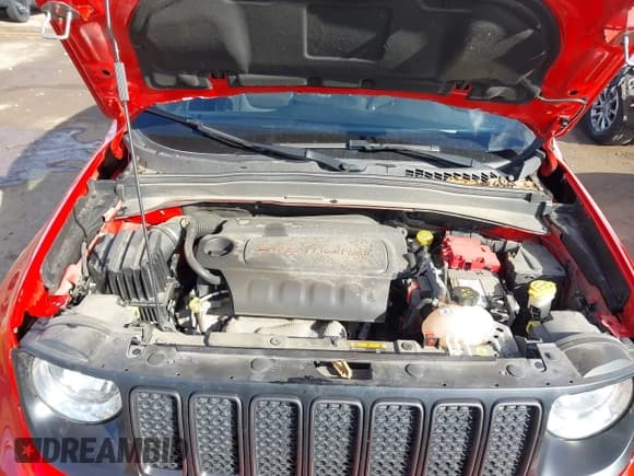 ✅ 2021 Jeep Renegade Latitude • VIN: ZACNJDBB4MPM33455 • Lot: 43762022. Wystawiony na IAAI z przebiegiem 42 868 mil. Bezpłatny archiwum sprzedaży aukcyjnych z USA i szczegółowy raport historii pojazdu na DreamBid. Zdjęcie 10.