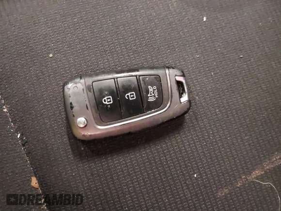 ✅ 2022 Hyundai Venue Limited • VIN: KMHRC8A37NU162032 • Lot: 41210185. Listed on IAAI with 45,382 mi. Free auction sales archive from the USA and detailed vehicle history report at DreamBid. Image 11.