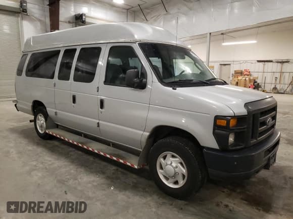 ✅ 2008 Ford Econoline Cargo Commercial • VIN: 1FTNS24W88DB46242 • Лот: 81156774. Опубликован ранее на Copart с пробегом 43 636 миль. Бесплатный доступ к архиву аукционных продаж из США и подробный отчёт об истории автомобиля на DreamBid. Изображение 4.