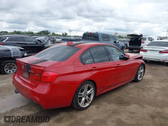 2014 BMW 3 Series 328i z VIN WBA3A5G58ENP27578, wystawiony jako IAAI lot #43282270 z przebiegiem 193 494 mil mil oraz . Historia ofert i sprzedaży dostępna na DreamBid. Obrazek 4.