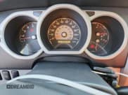 ✅ 2005 Toyota 4Runner SR5 • VIN: JTEZT14R650023783 • Lot: 93455175. Wystawiony na Copart z przebiegiem 325 724 mil. Bezpłatny archiwum sprzedaży aukcyjnych z USA i szczegółowy raport historii pojazdu na DreamBid. Zdjęcie 9.