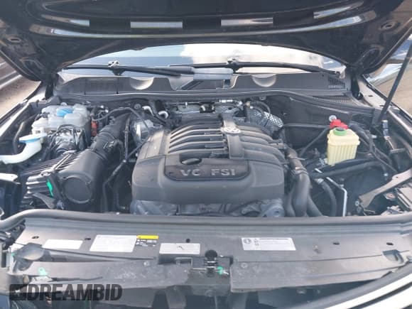 ✅ 2016 Volkswagen Touareg Lux • VIN: WVGEF9BP4GD001508 • Lot: 41850994. Wystawiony na IAAI z przebiegiem 63 355 mil. Bezpłatny archiwum sprzedaży aukcyjnych z USA i szczegółowy raport historii pojazdu na DreamBid. Zdjęcie 10.