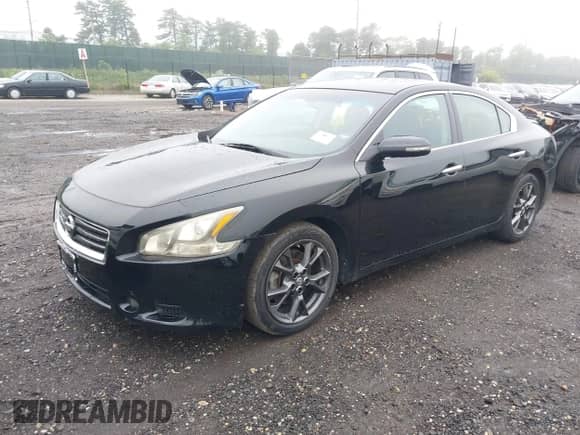 2012 Nissan Maxima S z VIN 1N4AA5AP8CC847111, wystawiony jako IAAI lot #42543652 z przebiegiem 128 709 mil mil oraz . Historia ofert i sprzedaży dostępna na DreamBid. Obrazek 2.