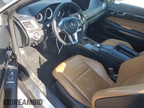 ✅ 2015 Mercedes-Benz E 400 • VIN: WDDKJ6HB1FF300141 • Лот: 67376985. Опубликован ранее на Copart с пробегом 67 955 миль. Бесплатный доступ к архиву аукционных продаж из США и подробный отчёт об истории автомобиля на DreamBid. Изображение 8.