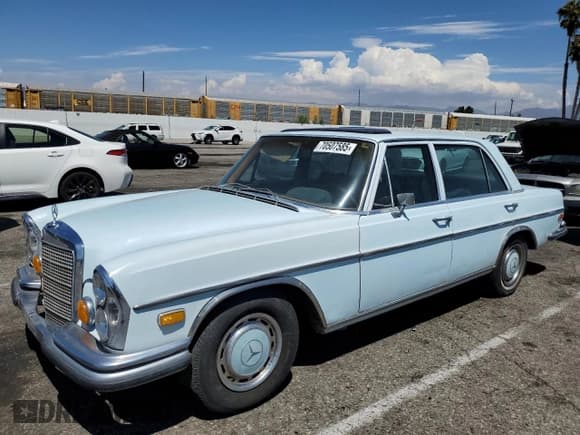 ✅ 1973 Mercedes-Benz 280 • VIN: 10806812014733 • Лот: 70507585. Опубликован ранее на Copart с пробегом 1 535 миль. Бесплатный доступ к архиву аукционных продаж из США и подробный отчёт об истории автомобиля на DreamBid. Изображение 1.
