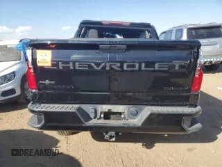 ✅ 2021 Chevrolet Silverado 1500 Custom • VIN: 1GCPYBEK5MZ211077 • Lot: 76271584. Wystawiony na Copart z przebiegiem 84 198 mil. Bezpłatny archiwum sprzedaży aukcyjnych z USA i szczegółowy raport historii pojazdu na DreamBid. Zdjęcie 6.