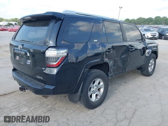 ✅ 2017 Toyota 4Runner TRD Off Road Premium • VIN: JTEBU5JR3H5474946 • Lot: 42941366. Wystawiony na IAAI z przebiegiem 109 449 mil. Bezpłatny archiwum sprzedaży aukcyjnych z USA i szczegółowy raport historii pojazdu na DreamBid. Zdjęcie 4.