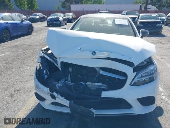 ✅ 2019 Mercedes-Benz C 300 • VIN: WDDWJ8DB9KF800304 • Lot: 42344367. Wystawiony na IAAI z przebiegiem 51 248 mil. Bezpłatny archiwum sprzedaży aukcyjnych z USA i szczegółowy raport historii pojazdu na DreamBid. Zdjęcie 6.
