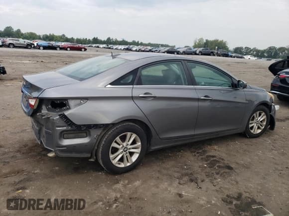 ✅ 2013 Hyundai Sonata GLS • VIN: 5NPEB4AC0DH647216 • Lot: 69199054. Listed on Copart with 172,016 mi. Free auction sales archive from the USA and detailed vehicle history report at DreamBid. Image 3.