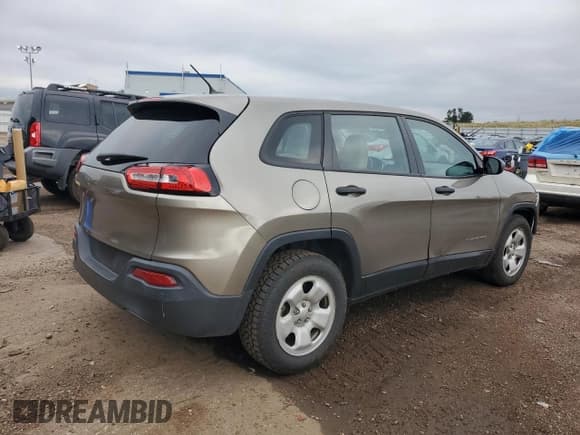 ✅ 2016 Jeep Cherokee Sport • VIN: 1C4PJMAS7GW267761 • Лот: 66961165. Опубликован ранее на Copart с пробегом 68 710 миль. Бесплатный доступ к архиву аукционных продаж из США и подробный отчёт об истории автомобиля на DreamBid. Изображение 3.