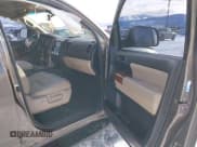 ✅ 2012 Toyota Sequoia SR5 • VIN: 5TDBY5G11CS071643 • Лот: 41548352. Опубликован ранее на IAAI с пробегом 175 509 миль. Бесплатный доступ к архиву аукционных продаж из США и подробный отчёт об истории автомобиля на DreamBid. Изображение 5.