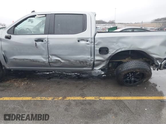 ✅ 2024 Chevrolet Silverado 1500 RST • VIN: 1GCUDEE81RZ388883 • Lot: 40834824. Listed on IAAI with 6,878 mi. Free auction sales archive from the USA and detailed vehicle history report at DreamBid. Image 6.