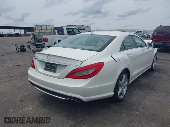 ✅ 2013 Mercedes-Benz CLS 550 • VIN: WDDLJ7DB1DA059112 • Lot: 42369038. Listed on IAAI with 117,739 mi. Free auction sales archive from the USA and detailed vehicle history report at DreamBid. Image 4.