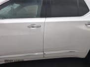 ✅ 2023 Chevrolet Traverse High Country • VIN: 1GNEVNKWXPJ176247 • Lot: 41515012. Wystawiony na IAAI z przebiegiem 69 663 mil. Bezpłatny archiwum sprzedaży aukcyjnych z USA i szczegółowy raport historii pojazdu na DreamBid. Zdjęcie 14.