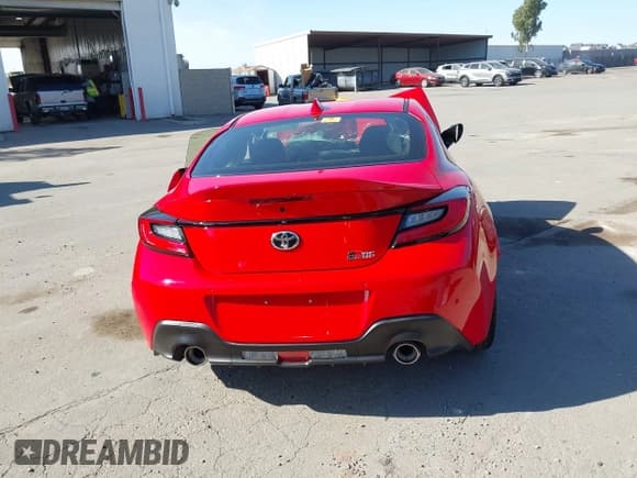 ✅ 2025 Toyota 86 Premium • VIN: JF1ZNBE14S8758293 • Lot: 43656673. Listed on IAAI with 1,044 mi. Free auction sales archive from the USA and detailed vehicle history report at DreamBid. Image 16.