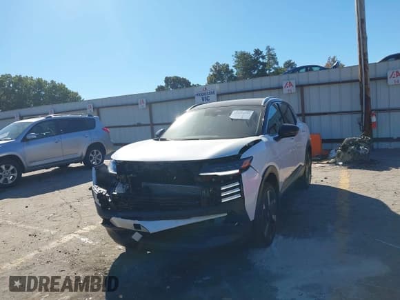 ✅ 2025 Nissan Kicks SR • VIN: 3N8AP6DA2SL439068 • Lot: 43456259. Listed on IAAI with 1,925 mi. Free auction sales archive from the USA and detailed vehicle history report at DreamBid. Image 2.