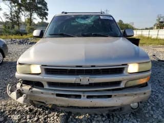✅ 2004 Chevrolet Suburban Z71 • VIN: 3GNFK16Z04G213507 • Lot: 74241244. Wystawiony na Copart z przebiegiem 276 037 mil. Bezpłatny archiwum sprzedaży aukcyjnych z USA i szczegółowy raport historii pojazdu na DreamBid. Zdjęcie 5.