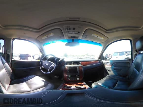 ✅ 2011 Chevrolet Suburban LTZ • VIN: 1GNSKKE3XBR233634 • Лот: 43359509. Опубликован ранее на IAAI с пробегом 240 336 миль. Бесплатный доступ к архиву аукционных продаж из США и подробный отчёт об истории автомобиля на DreamBid. Изображение 22.