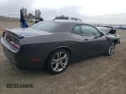 ✅ 2022 Dodge Challenger R/T • VIN: 2C3CDZBT7NH151146 • Lot: 46698844. Wystawiony na Copart z przebiegiem 39 033 mil. Bezpłatny archiwum sprzedaży aukcyjnych z USA i szczegółowy raport historii pojazdu na DreamBid. Zdjęcie 3.