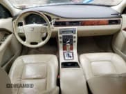 ✅ 2008 Volvo V70 • VIN: YV1BW982681051407 • Лот: 67832064. Опубликован ранее на Copart с пробегом 227 220 миль. Бесплатный доступ к архиву аукционных продаж из США и подробный отчёт об истории автомобиля на DreamBid. Изображение 8.