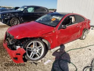 ✅ 2015 Mercedes-Benz C 250 • VIN: WDDGJ4HB6FG406198 • Lot: 84950245. Wystawiony na Copart z przebiegiem Nie podano. Bezpłatny archiwum sprzedaży aukcyjnych z USA i szczegółowy raport historii pojazdu na DreamBid. Zdjęcie 1.