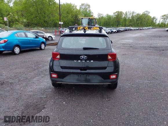 ✅ 2021 Hyundai Venue SEL • VIN: KMHRC8A31MU085088 • Lot: 41904939. Listed on IAAI with 72,719 mi. Free auction sales archive from the USA and detailed vehicle history report at DreamBid. Image 17.